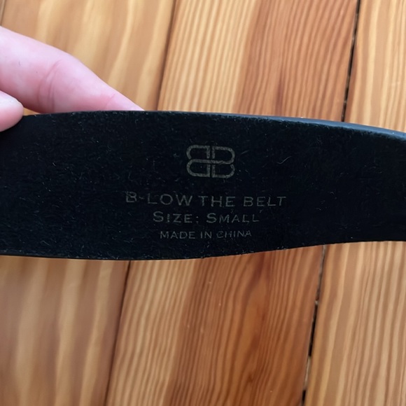 Bri Bri Waist Belt in Black & Gold - Picture 3 of 3